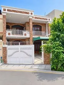 Front view of 1 Kanal Single Storey in Block D