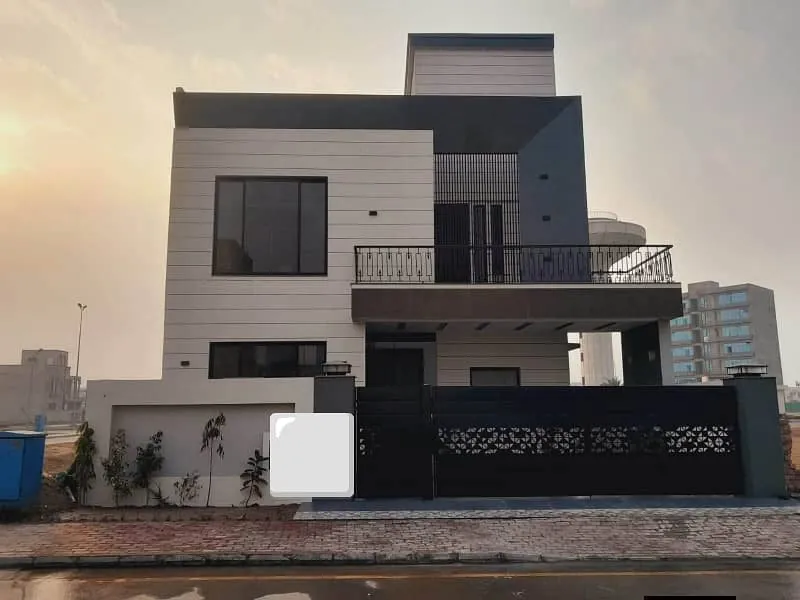 Front view of 10 Marla Architect Design in Block J
