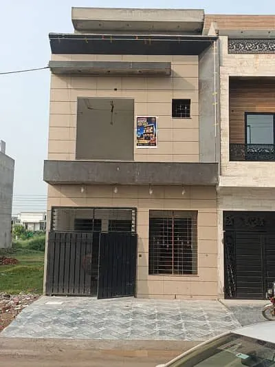 Front view of 10 Marla Investor Rate in Block J