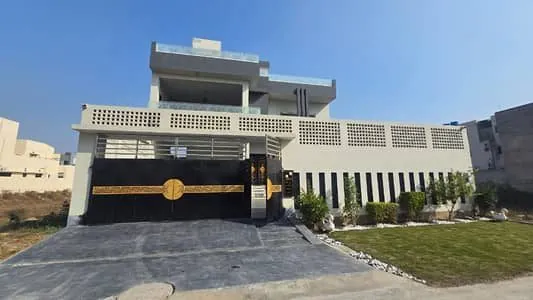 Front view of 10 Marla Satluj House in Block G