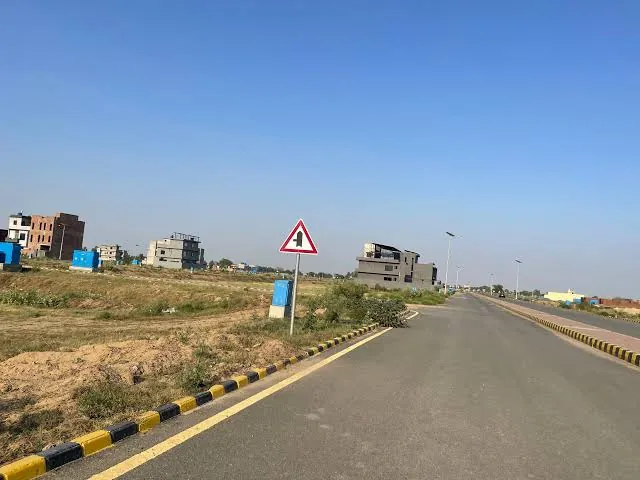 1 Kanal – 100 ft Road